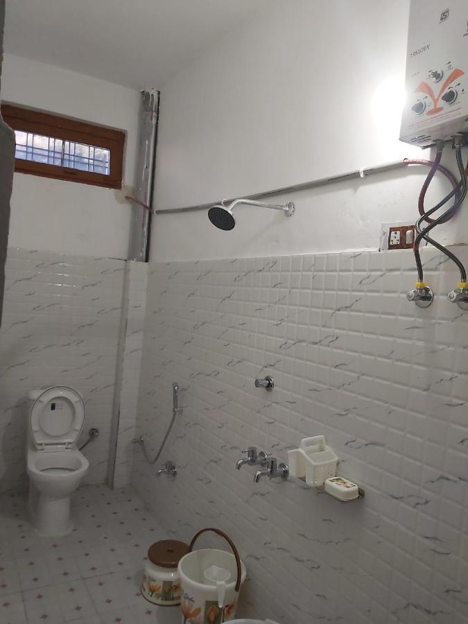 Готель The Bunker House Chopta Екстер'єр фото